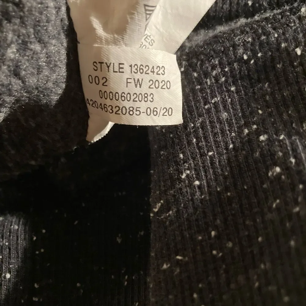 Under Armor Hoodie Sweatshirt Woman’s Size M